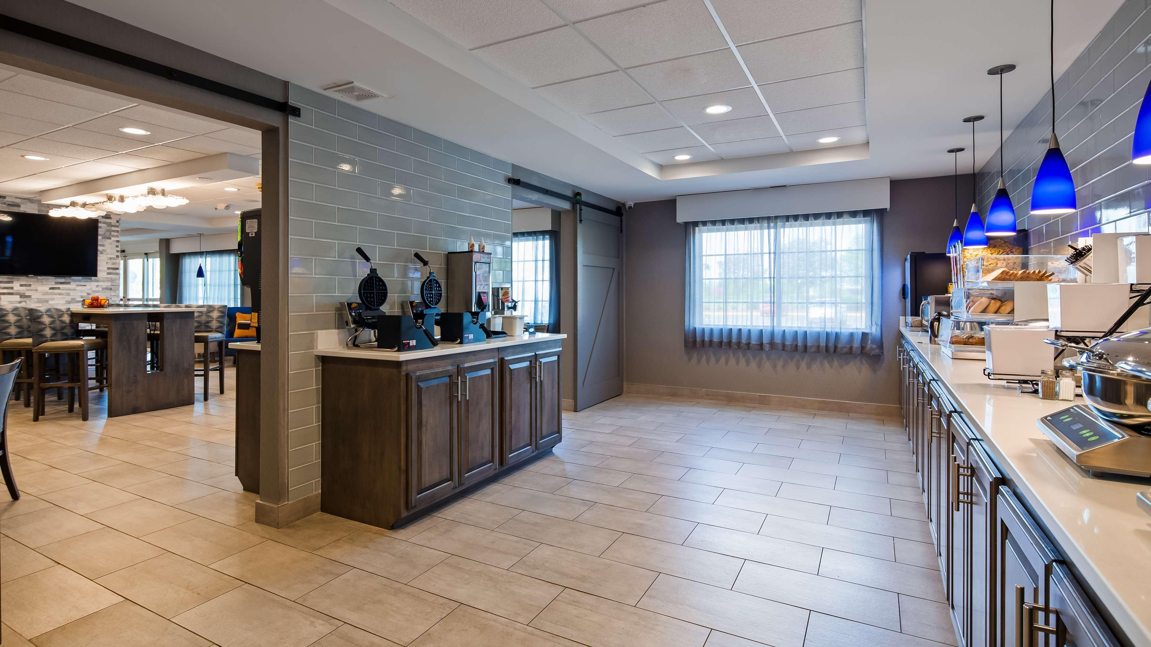 Best Western Salinas Valley Inn & Suites Экстерьер фото