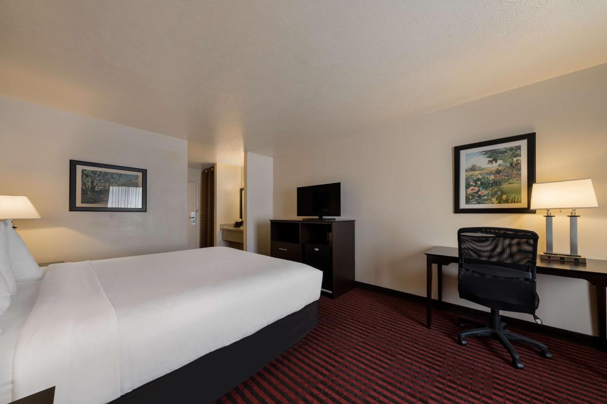 Best Western Salinas Valley Inn & Suites Экстерьер фото