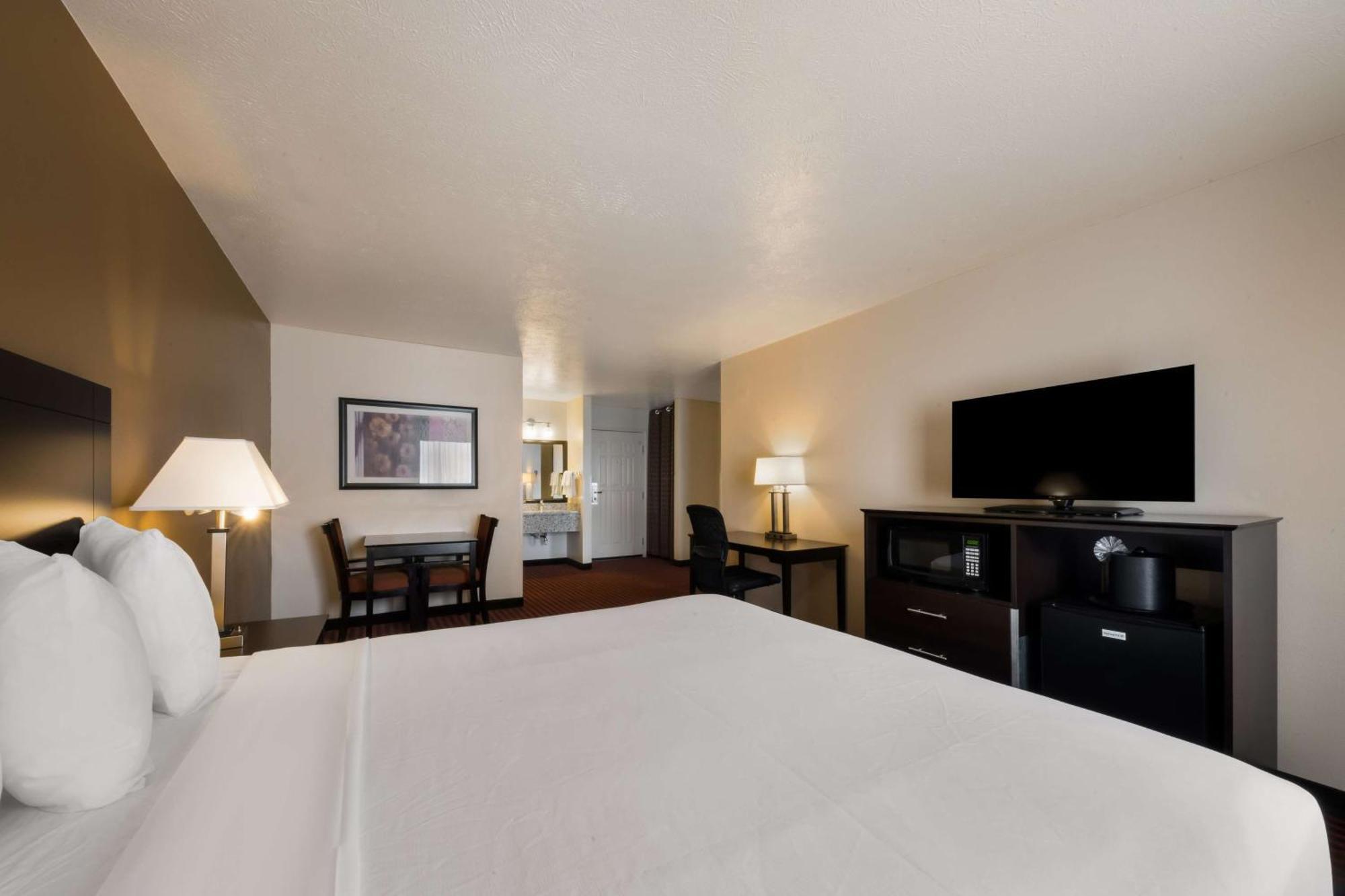 Best Western Salinas Valley Inn & Suites Экстерьер фото